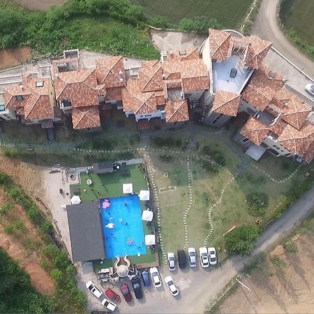 Miallet Pension Хончхон Экстерьер фото