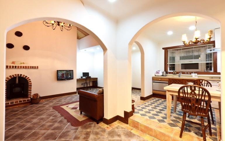 Miallet Pension Хончхон Экстерьер фото